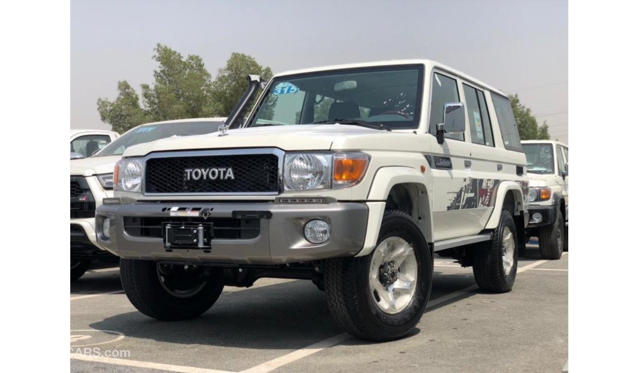 Toyota Land Cruiser Hard Top 76 HT 5DR