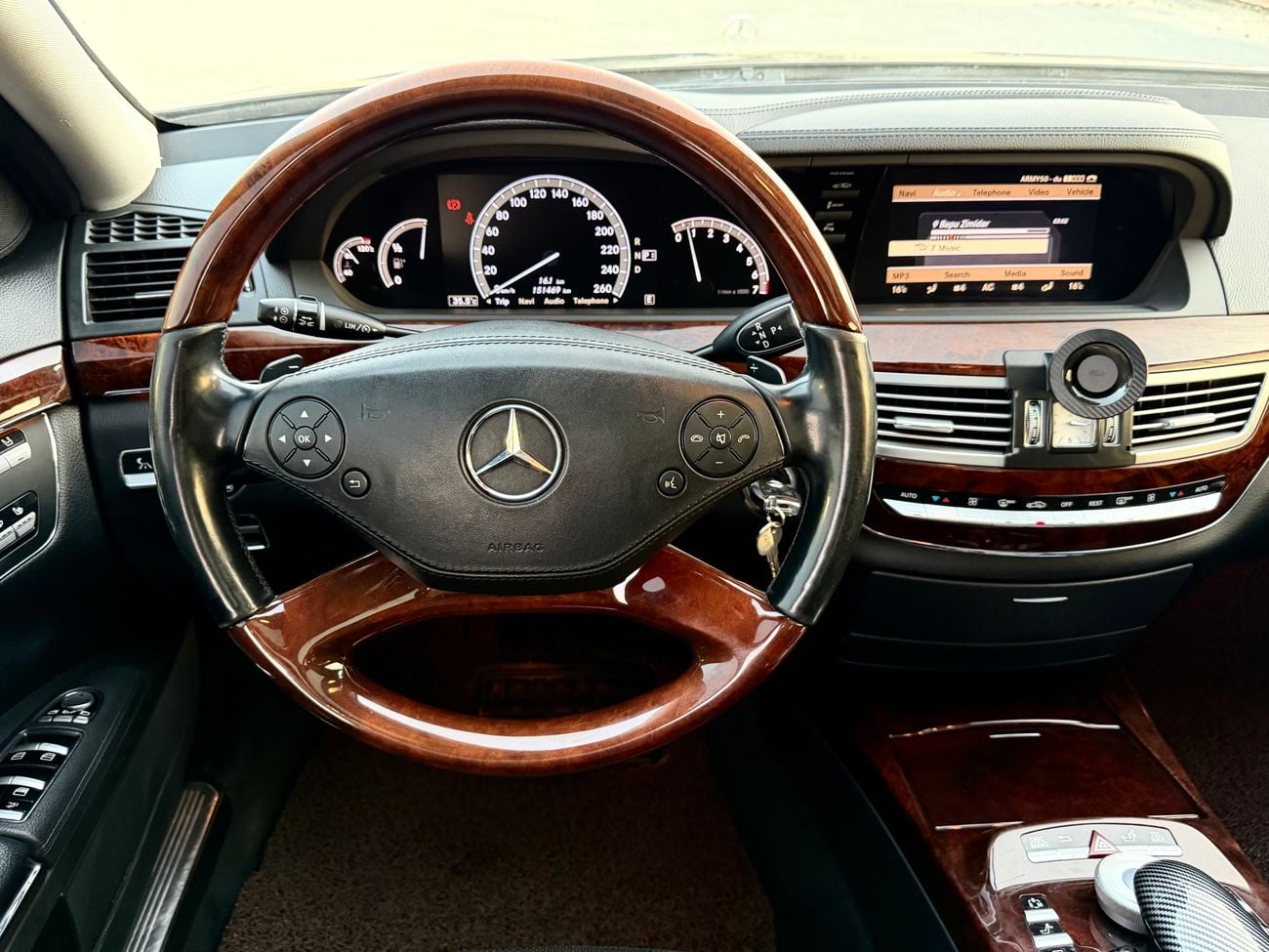 Mercedes Benz S550