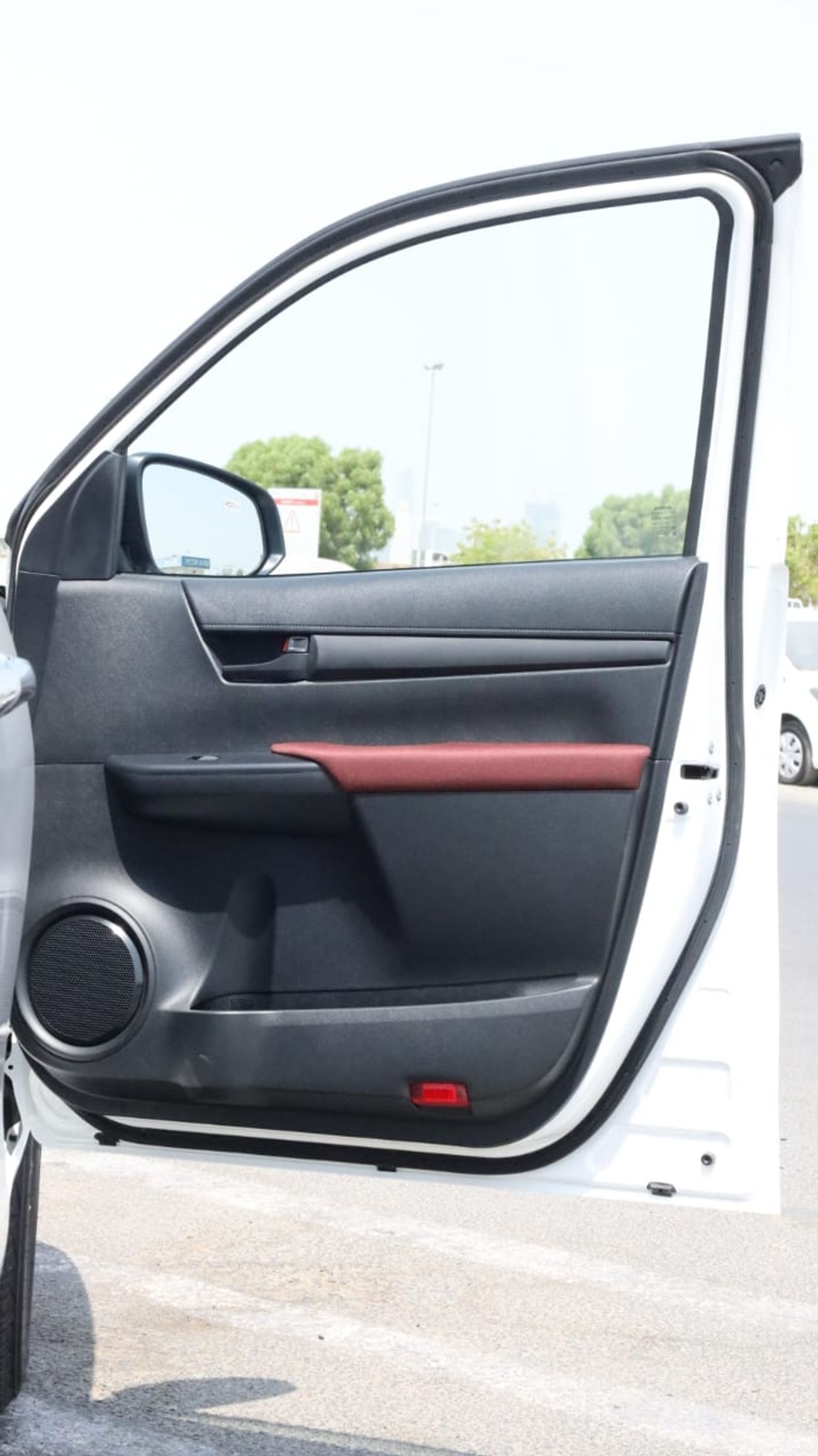 Toyota Hilux DLX 2.4L