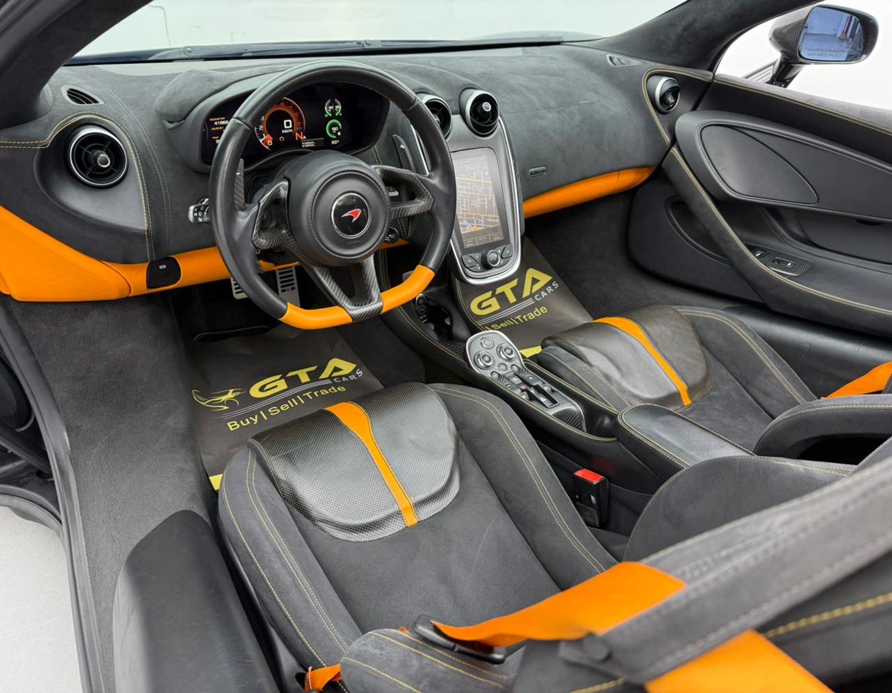 McLaren 570S 2018 McLaren 570S Spider ,Service History ,Excellent Condition ,GCC