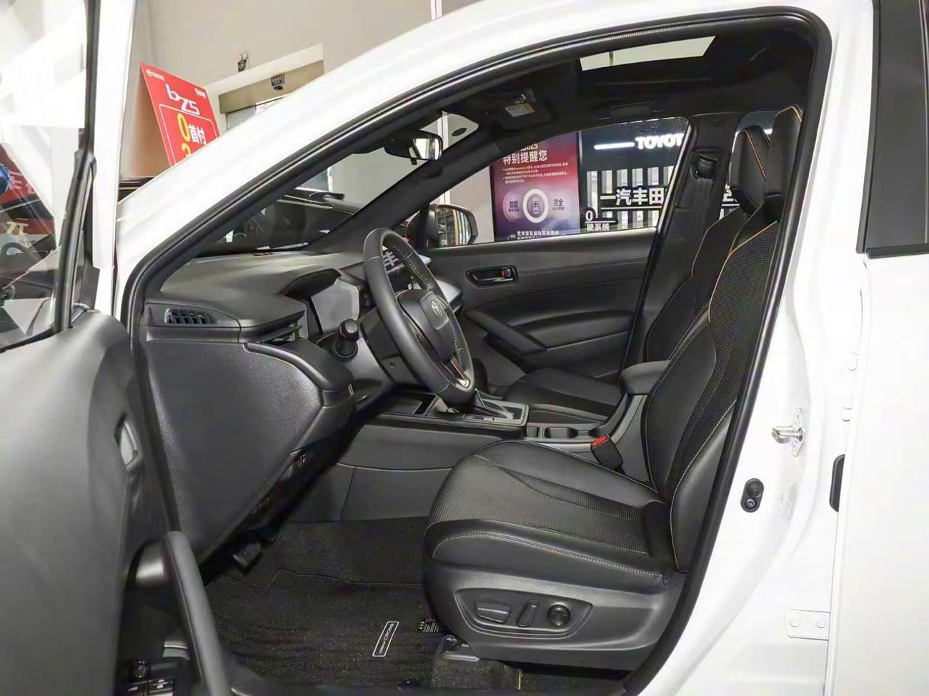 تويوتا كورولا كورولا كروز هايبرد