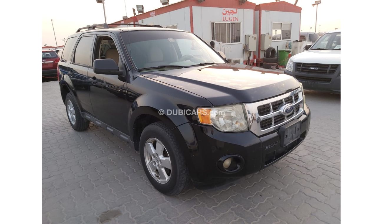 Used Ford Escape 2012 for sale in Dubai 267903