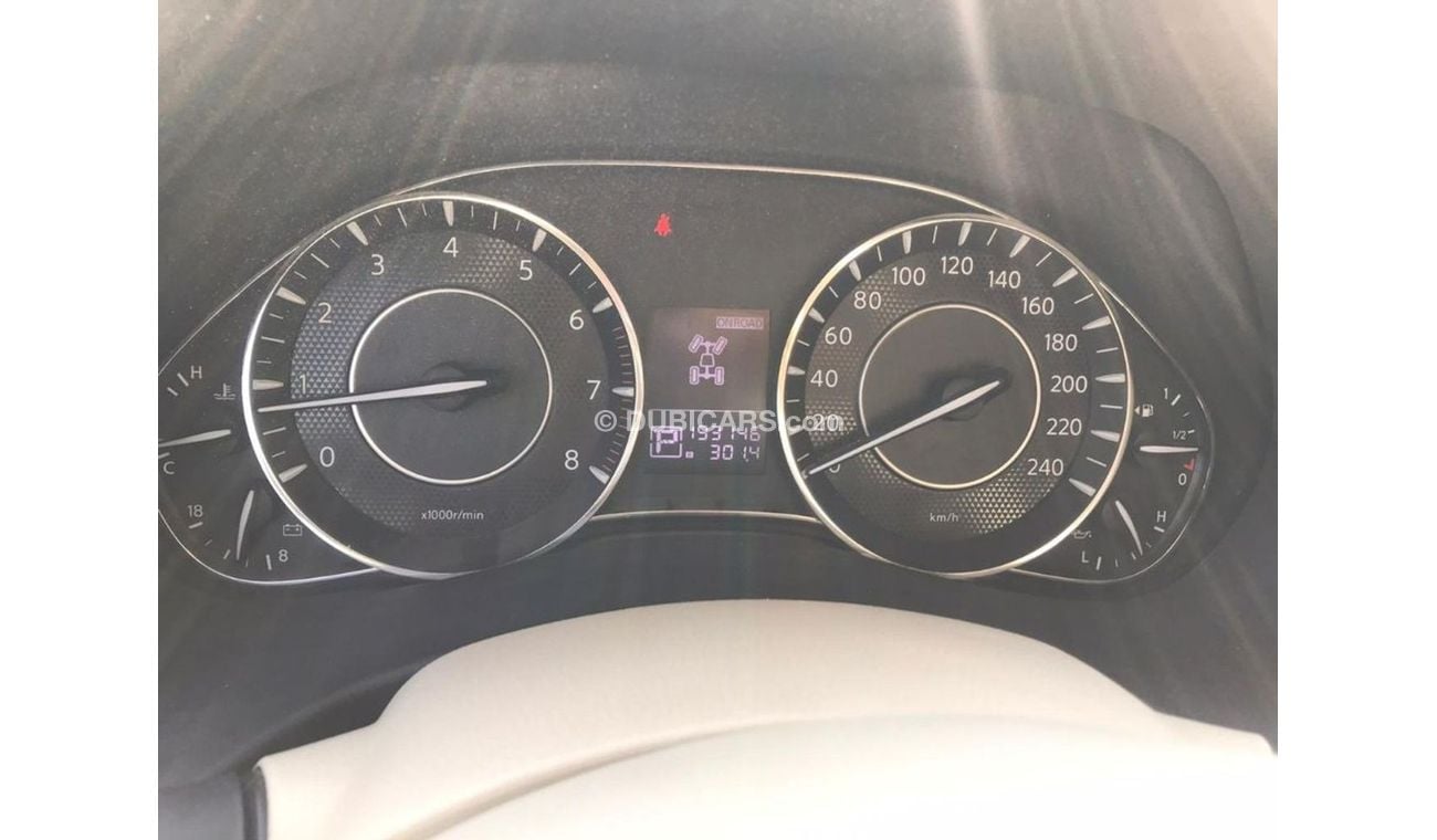 نيسان باترول نيسان باترول 2012 رقم 2 فتحه سقف دبه كهرباء