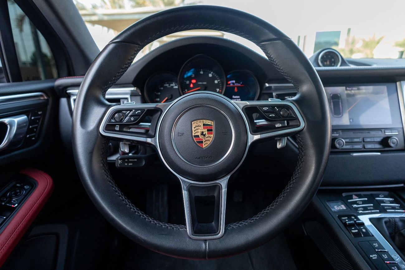 Std 252 مستعملة بورش ماكان Std 2.0L (252 HP) 2018 للبيع في دبي - 883699