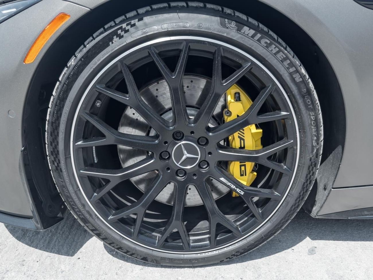 Mercedes-Benz SL 63 AMG