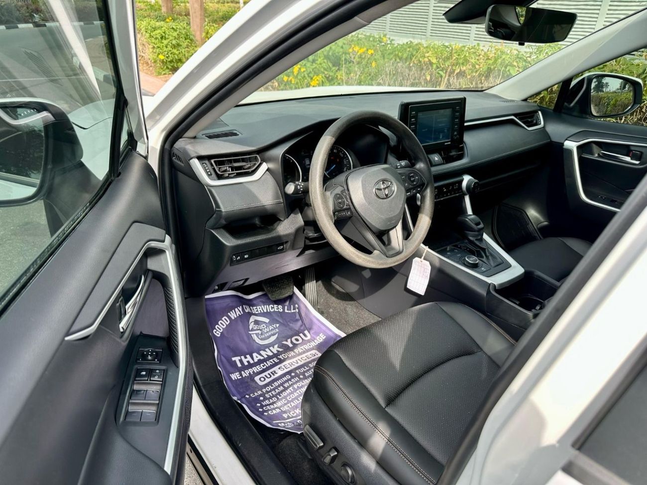 تويوتا راف ٤ XLE-AWD Hybrid Full Option