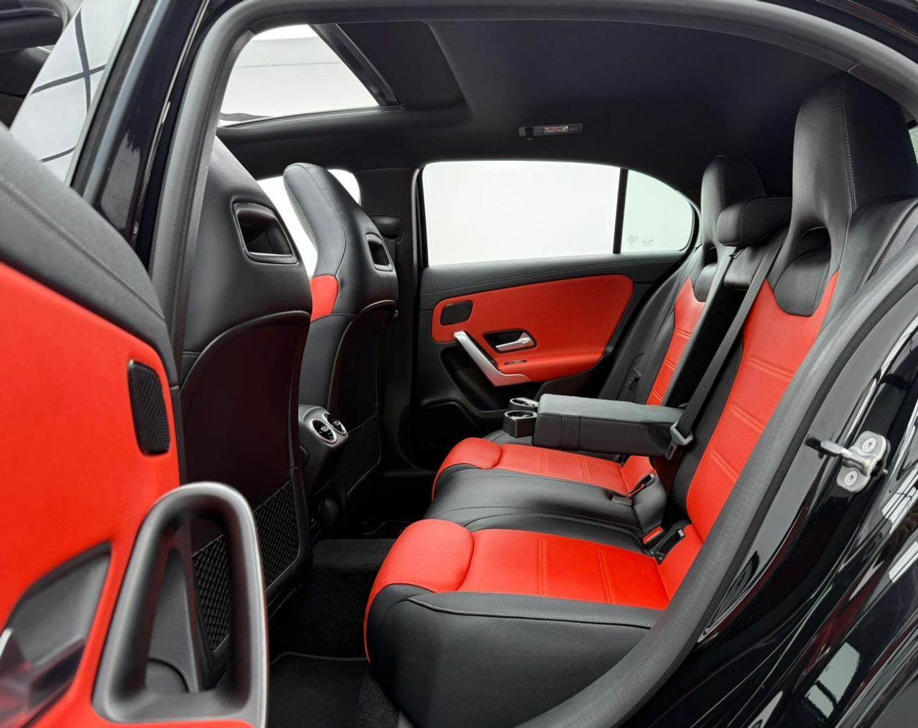 Mercedes-Benz A 35 AMG 4MATIC Hatchback 2024 Mercedes Benz A35 AMG with Aero Dynamic Kit, 2029 MB Warranty, 2028 MB Service