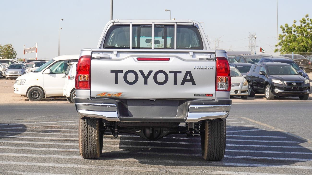 Toyota Hilux 2.4L Diesel 4WD M/T