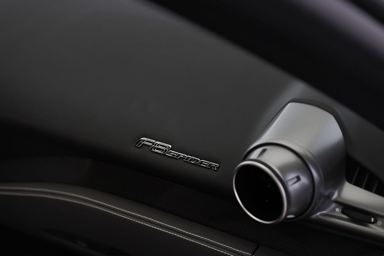 Ferrari F8 Spider 3.9T V8