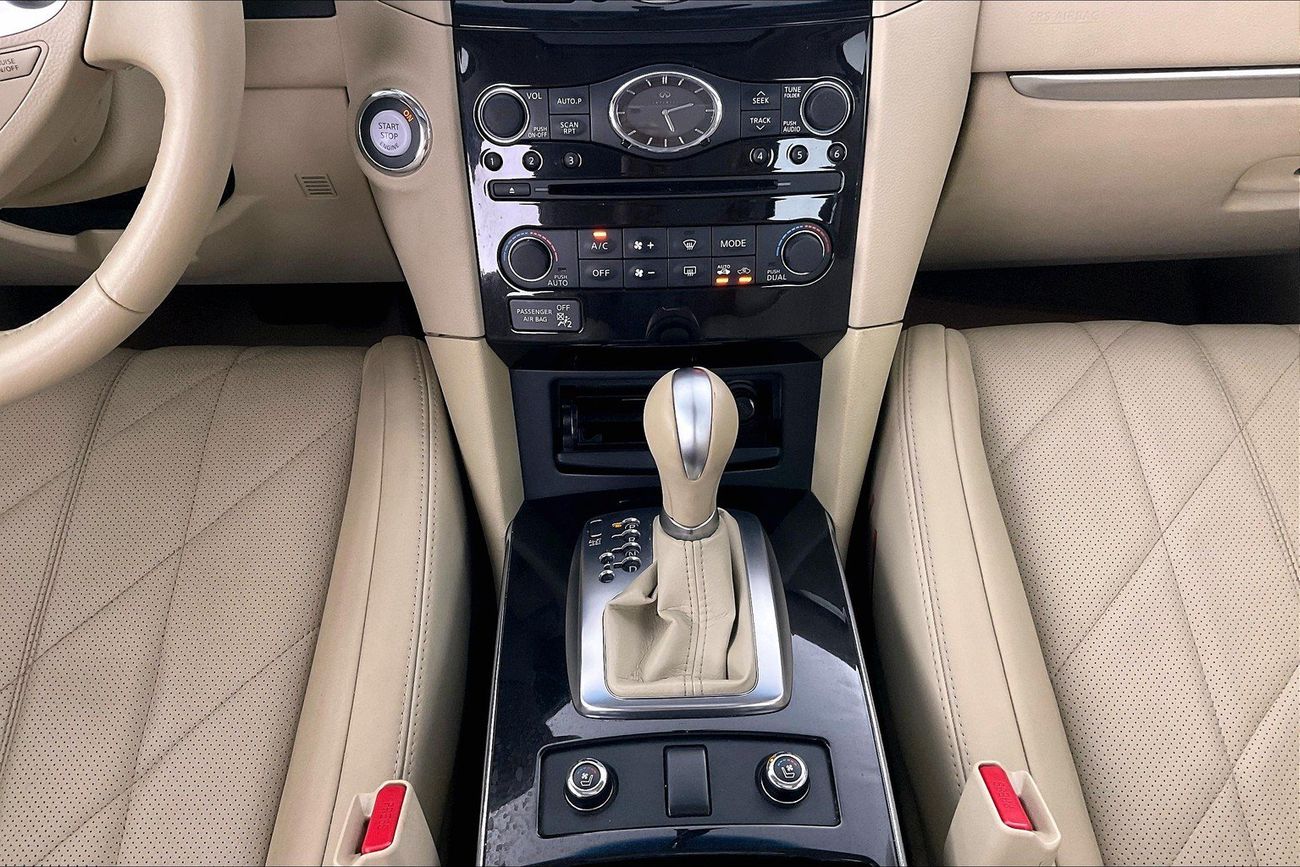 Infiniti QX70 Luxury / Luxe Sensory | Guaranteed Warranty | 0 Down Payment