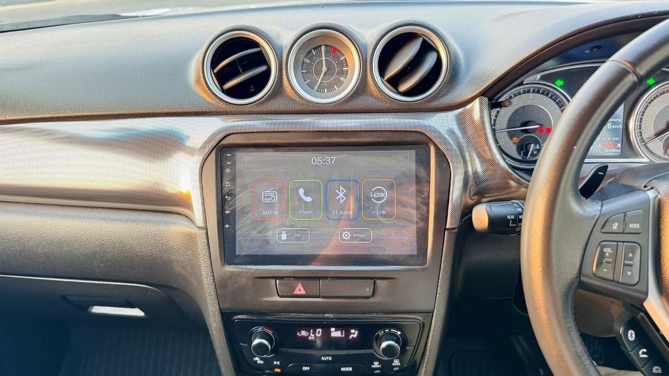 Suzuki Vitara PANORAMIC SUNROOF | CROSSOVER | 1.4L PETROL ENGINE | AT | RHD