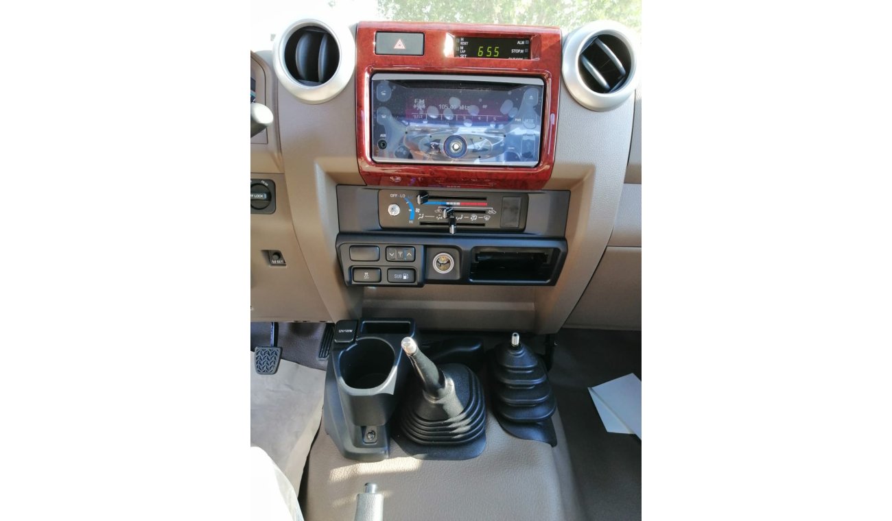 Toyota Land Cruiser Pickup 4x4 PETROL - LX v6