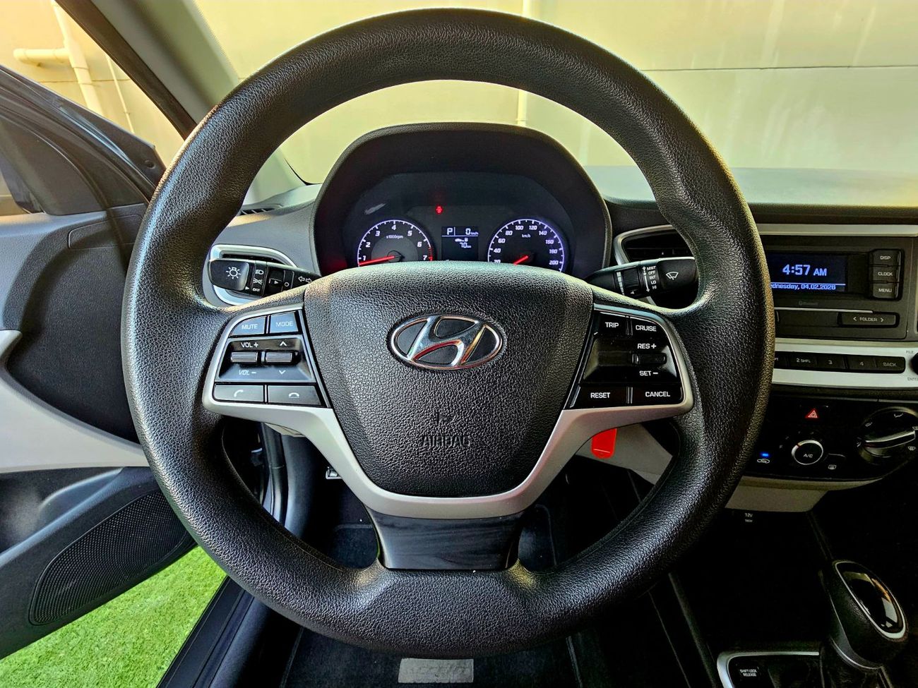 Hyundai Accent / GCC 1.6 V4/ LOW MILEAGE/ SINGLE OWNER