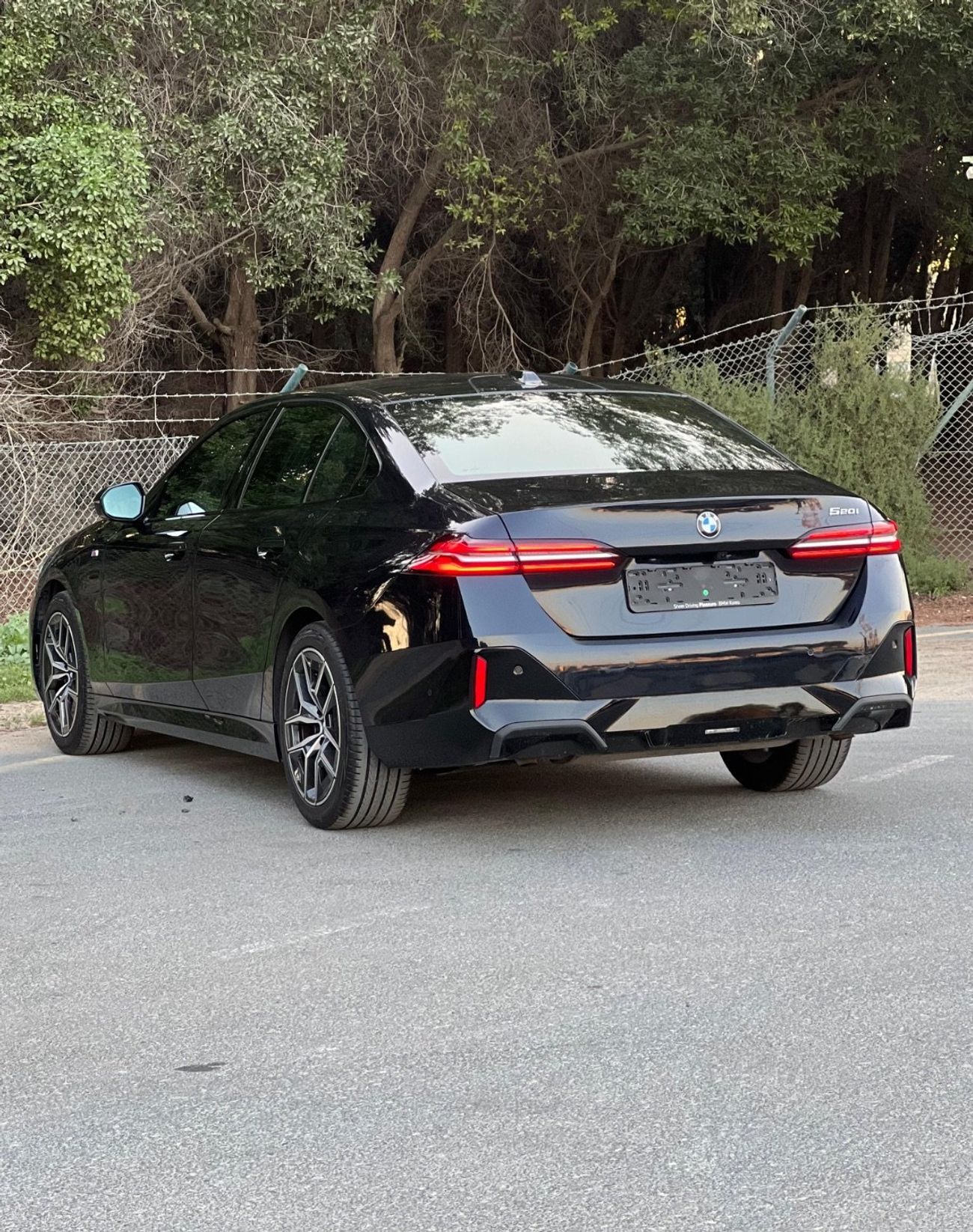 بي أم دبليو 520i M Sport V4 2.0L M-KIT