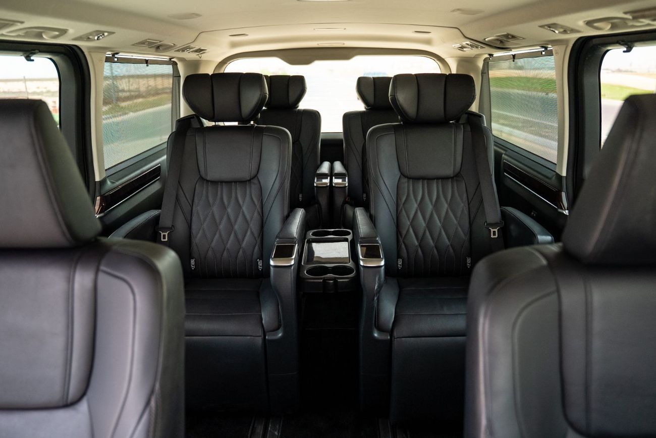 Toyota Granvia 3.5L Premium Premium 2023 3.5L V6 Full Service History GCC