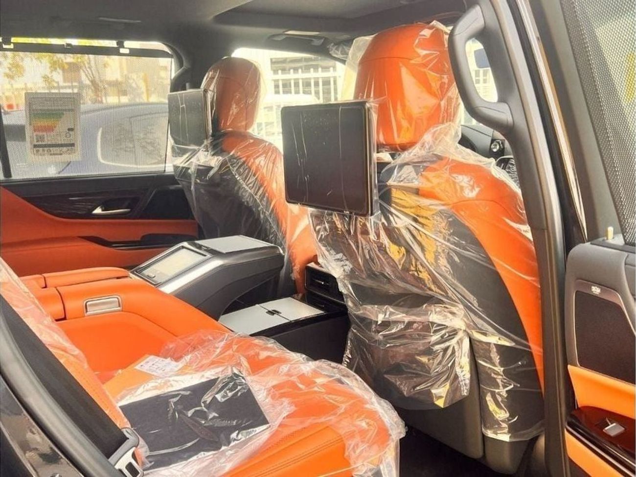 لكزس LX 600 LEXUS LX 600 VIP 4 SEATER FULL OPTIONS