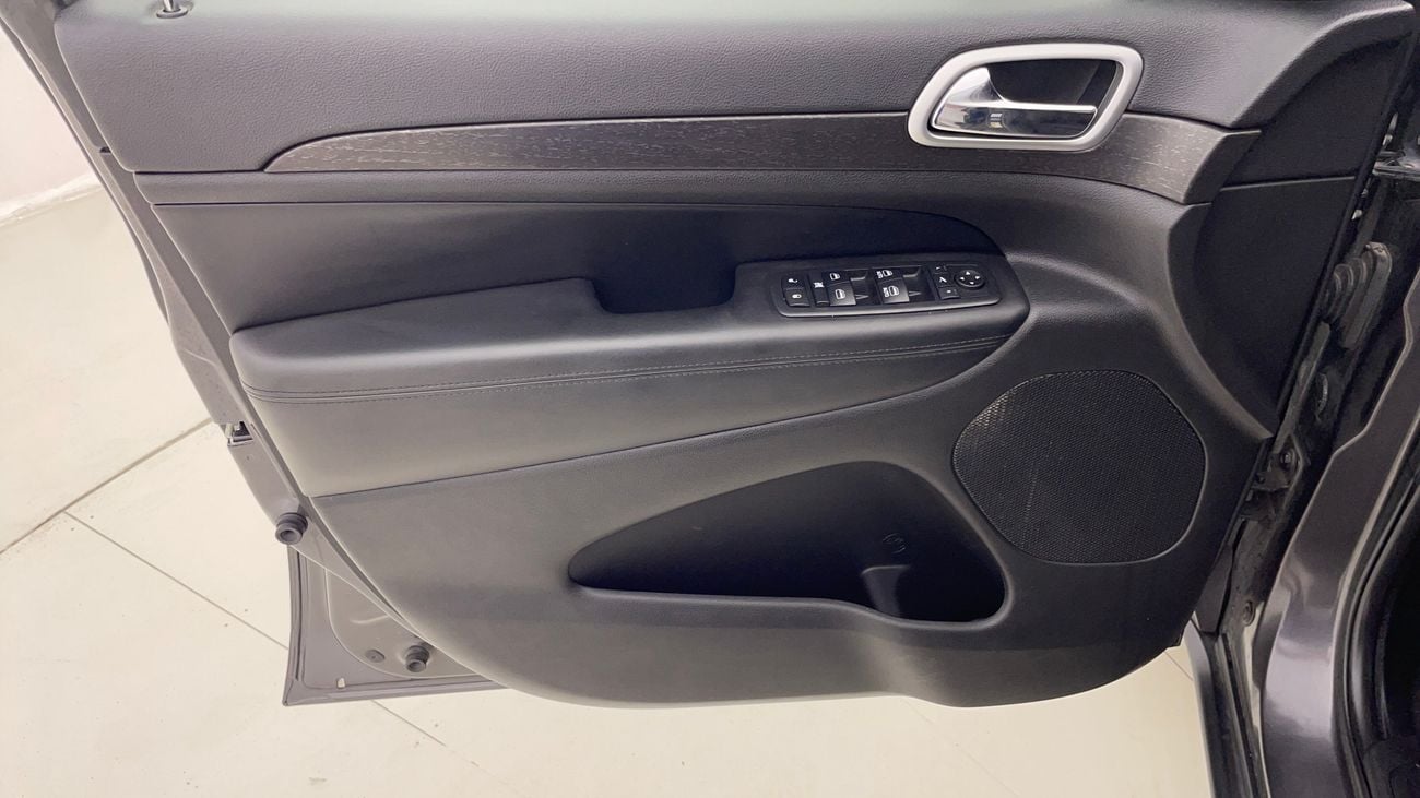 Jeep Grand Cherokee LAREDO 3.6 | Zero Down Payment | Home Test Drive