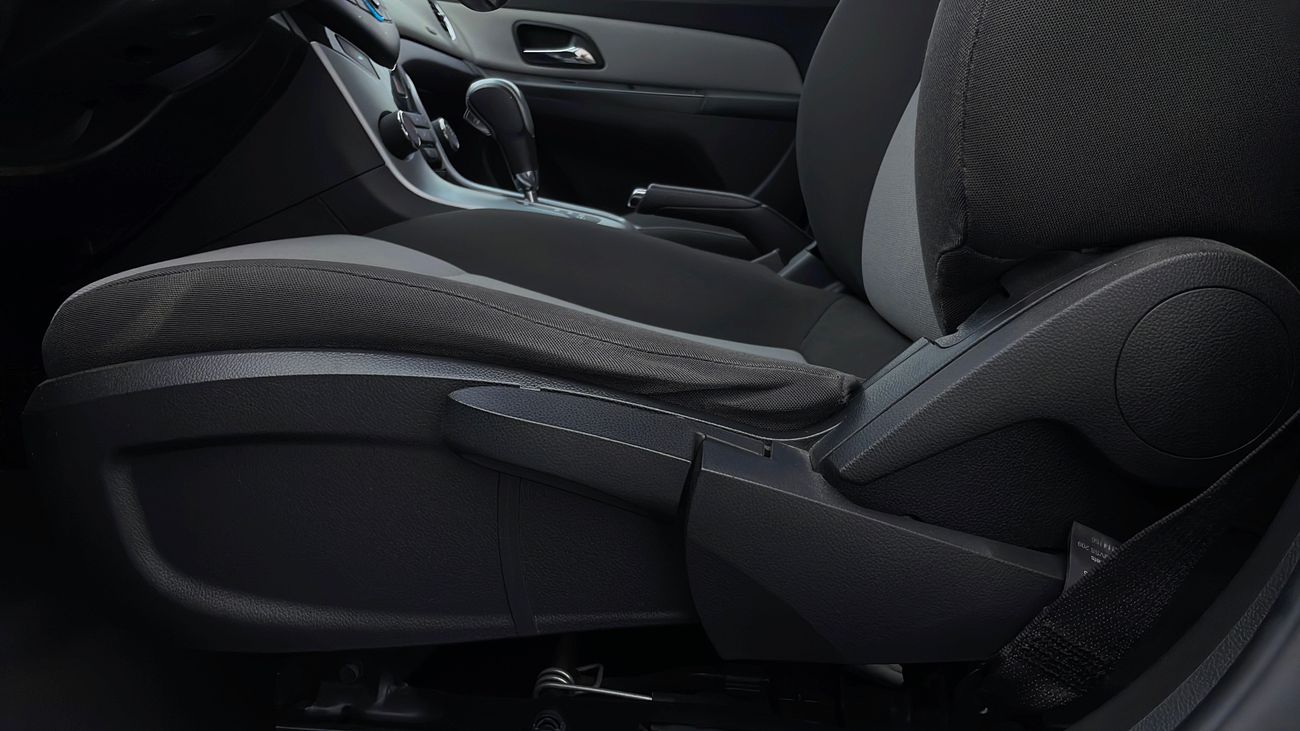 Chevrolet Cruze LS 1.8 | Under Warranty | Inspected on 150+ parameters