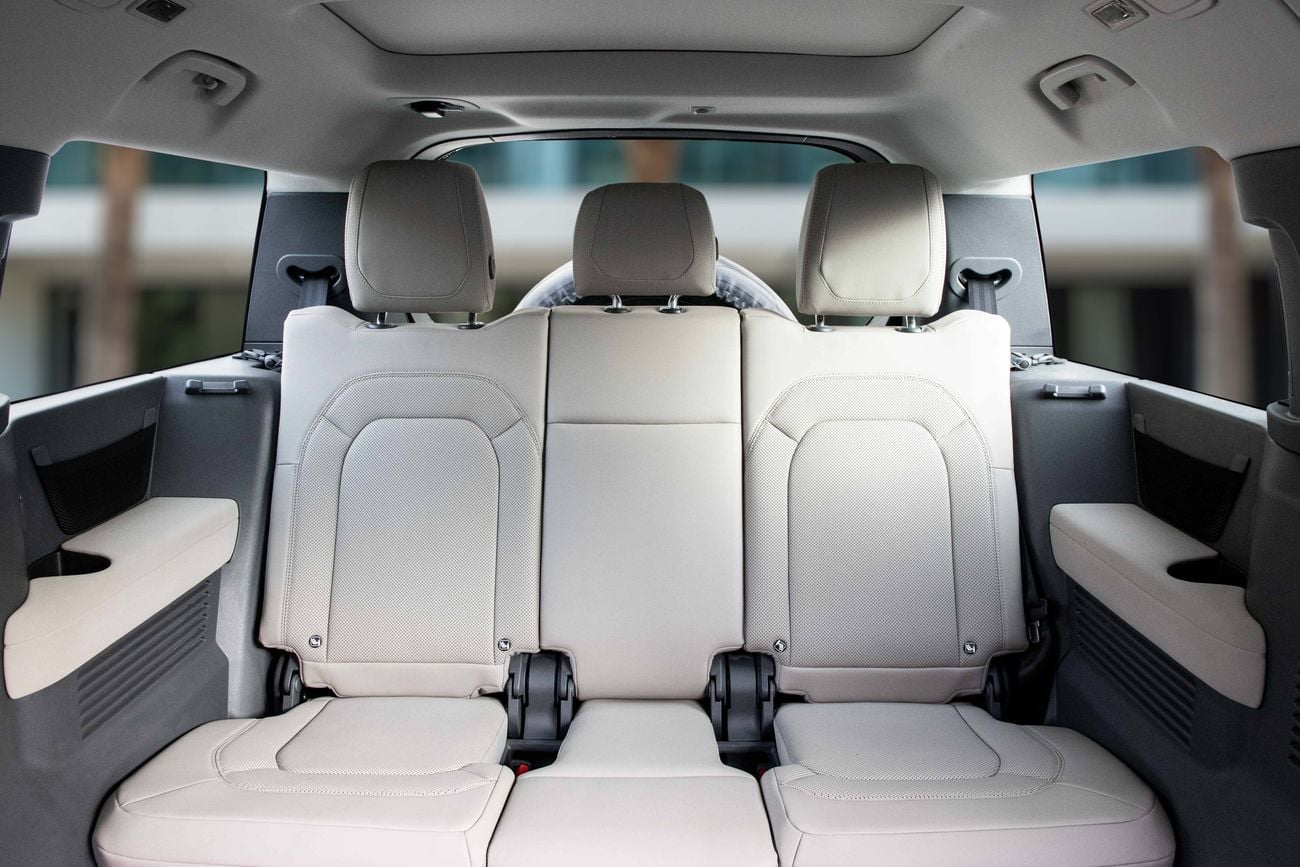 لاند روفر ديفندر Defender 130 SE | 4,700 P.M | 0% Downpayment | LR Warranty +S/Contract!
