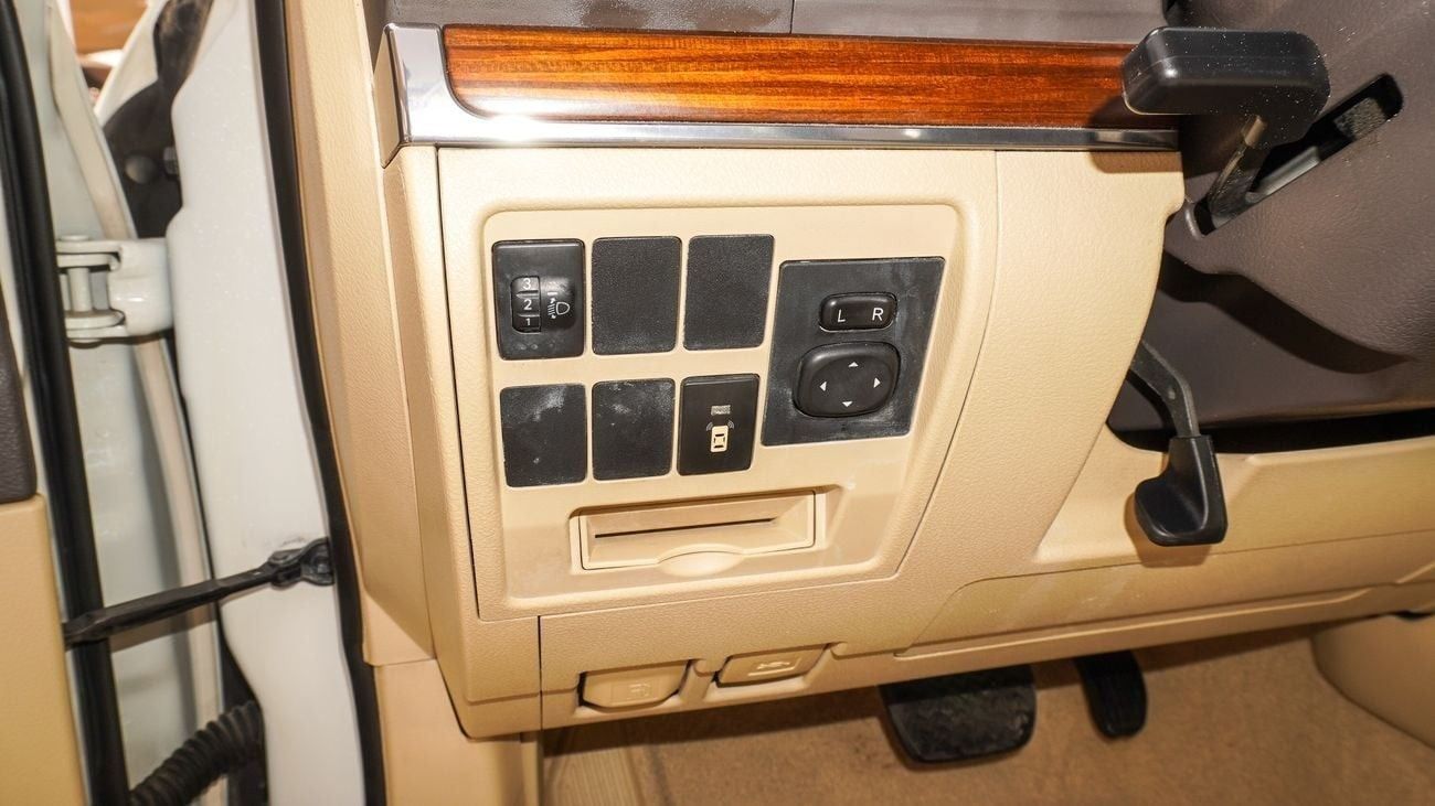 Toyota Land Cruiser EXR V6