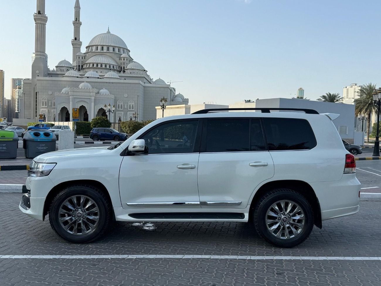 تويوتا لاند كروزر VXR