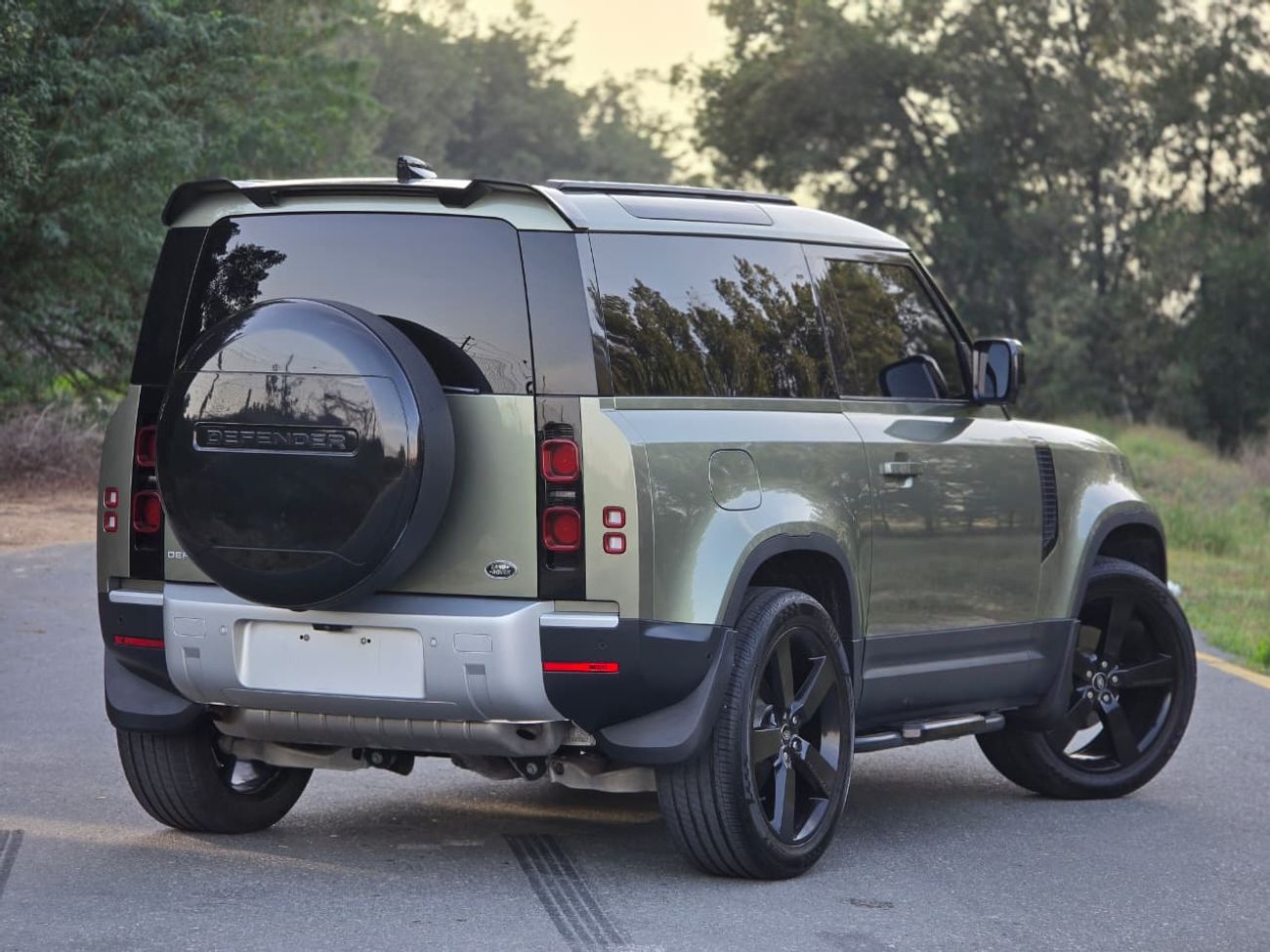 Land Rover Defender P300 90 SE 2.0L (5 Seater) LAND ROVER DEFENDER 2022 // PERFECT CONDITION INSIDE & OUT SIDE