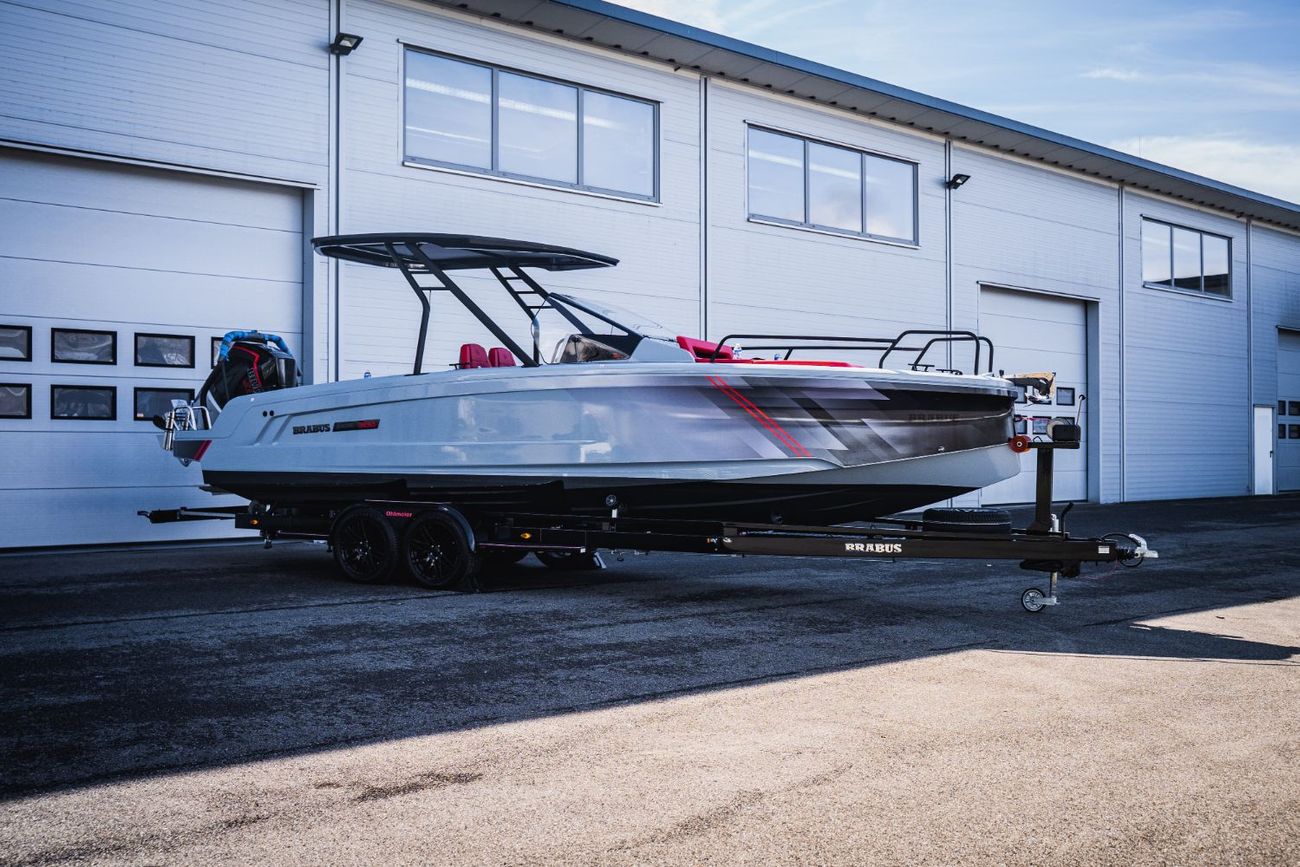 برابوس جي 800 ويدستار - مرسيدس-إيه إم جي جي 63 Boat BRABUS SHADOW 300 CROSS TOP INCL. TRAILER