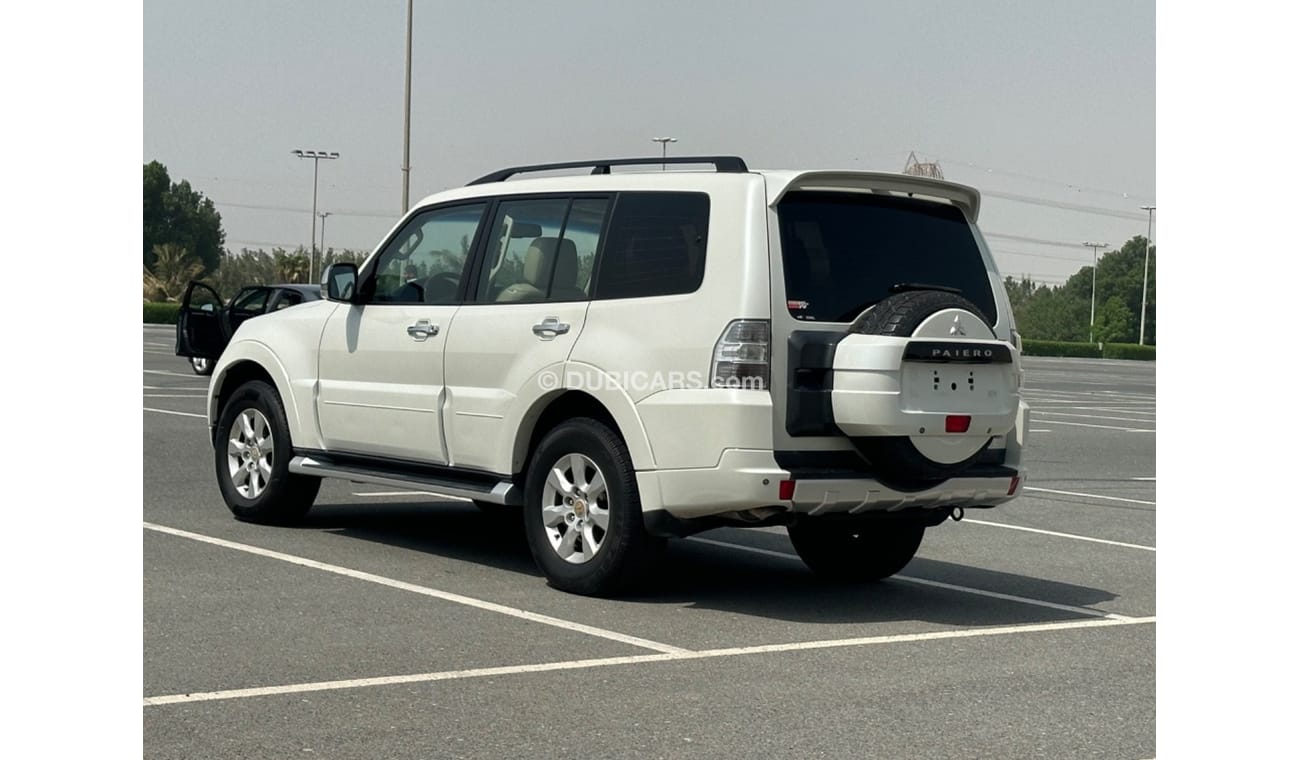 Mitsubishi Pajero موديل 2010 خليجي حاله ممتازه جدا من الداخل والخارج