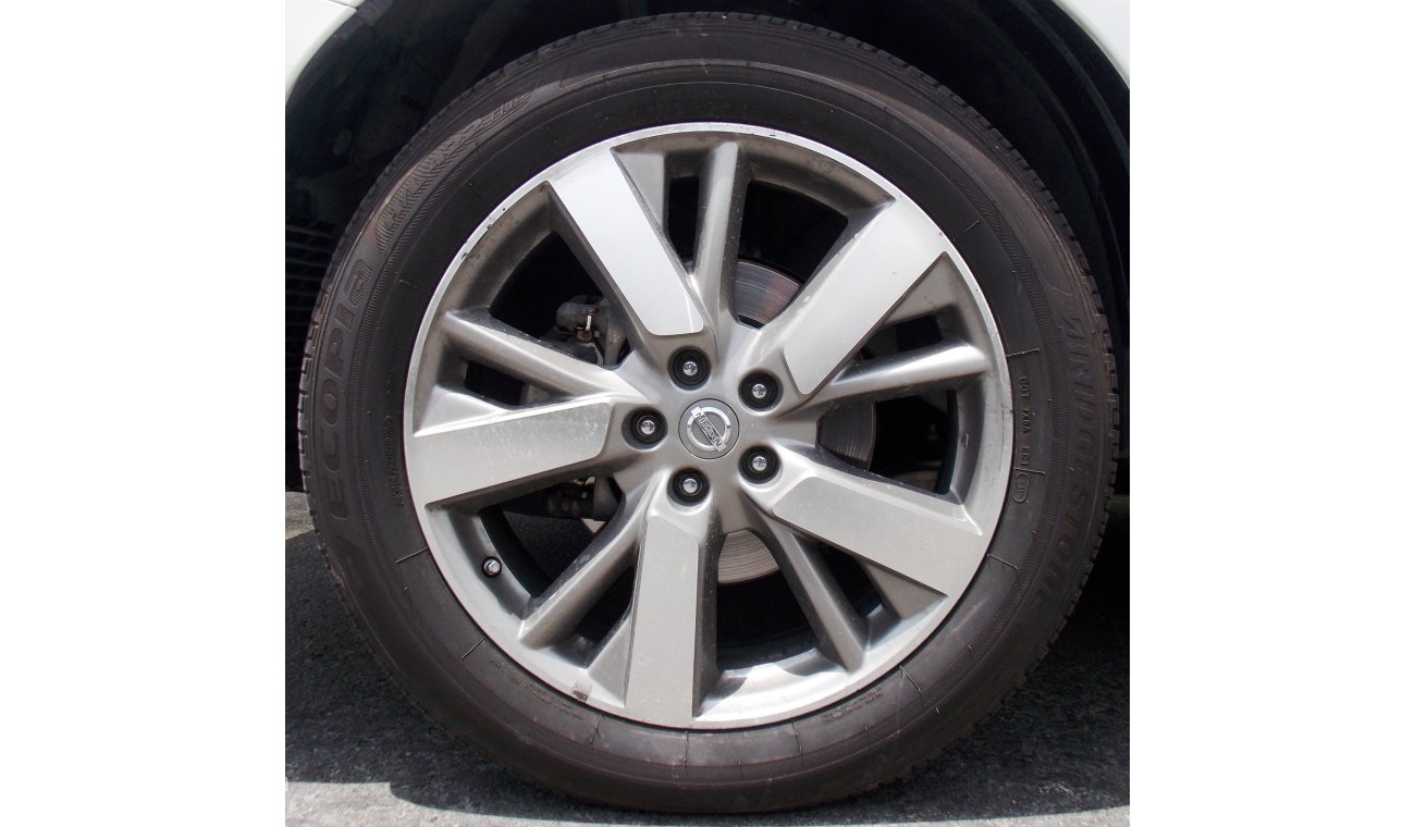 نيسان باثفايندر 2014 Pre-Owned  Nissan Pathfinder 3.5 SL Full Option, perfect condition , Odometer ( 50000 km )