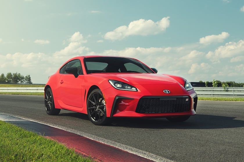 Toyota 86 exterior - Front Right Angled