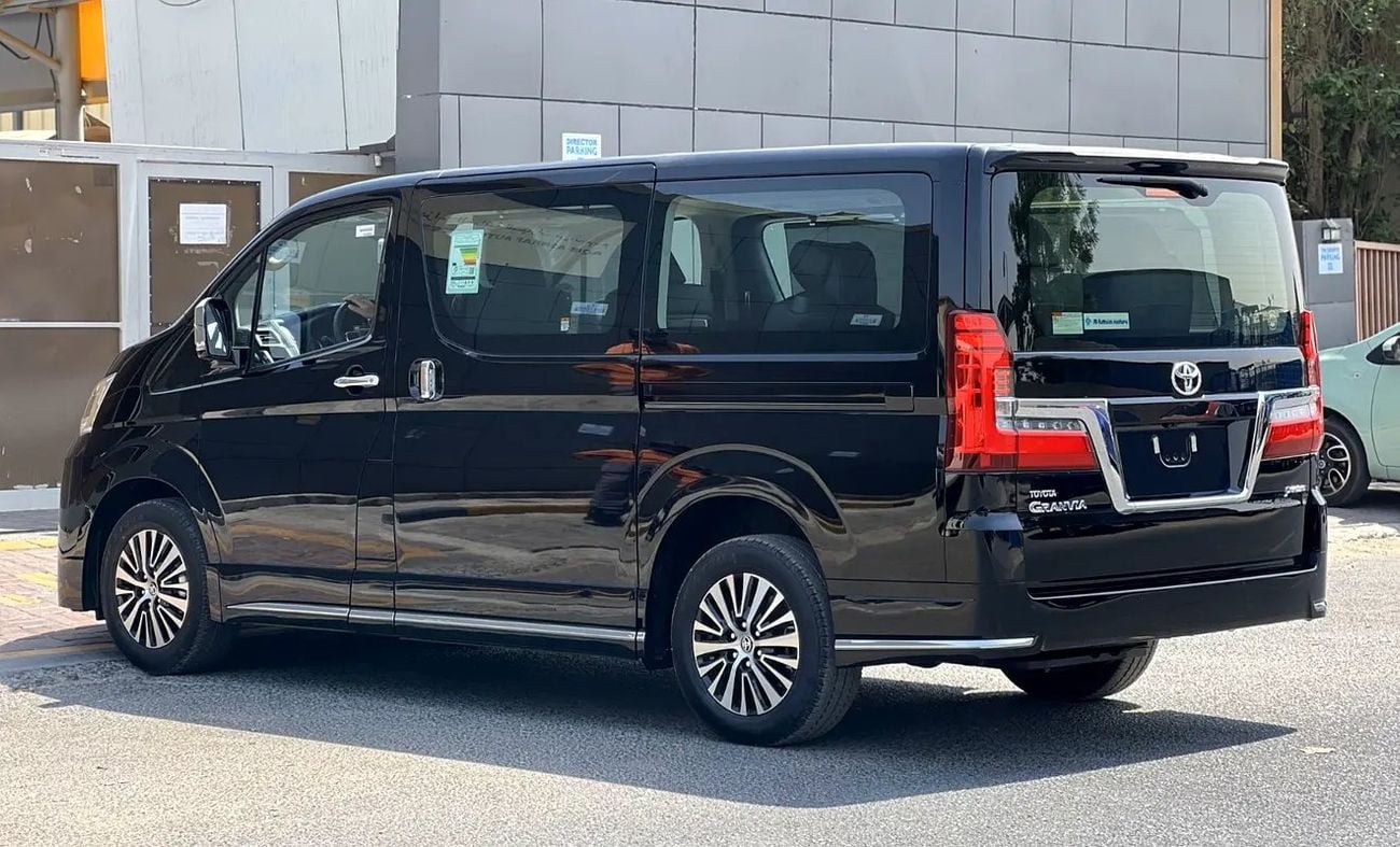 تويوتا جرافينا Premium GCC Specs | Brand Luxury 6-Seater