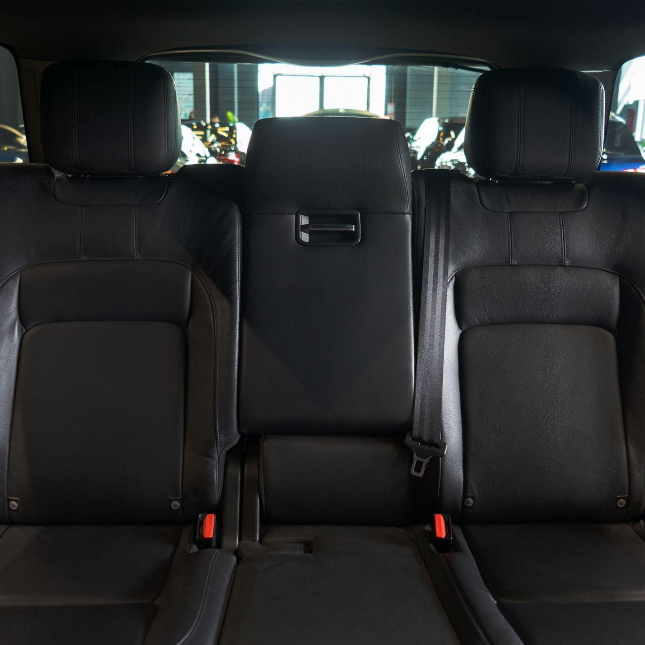 Land Rover Range Rover HSE 3.0L (380 HP) AED 2,394  pm  • 0% Downpayment • Range Rover HSE • 1 Year Warranty