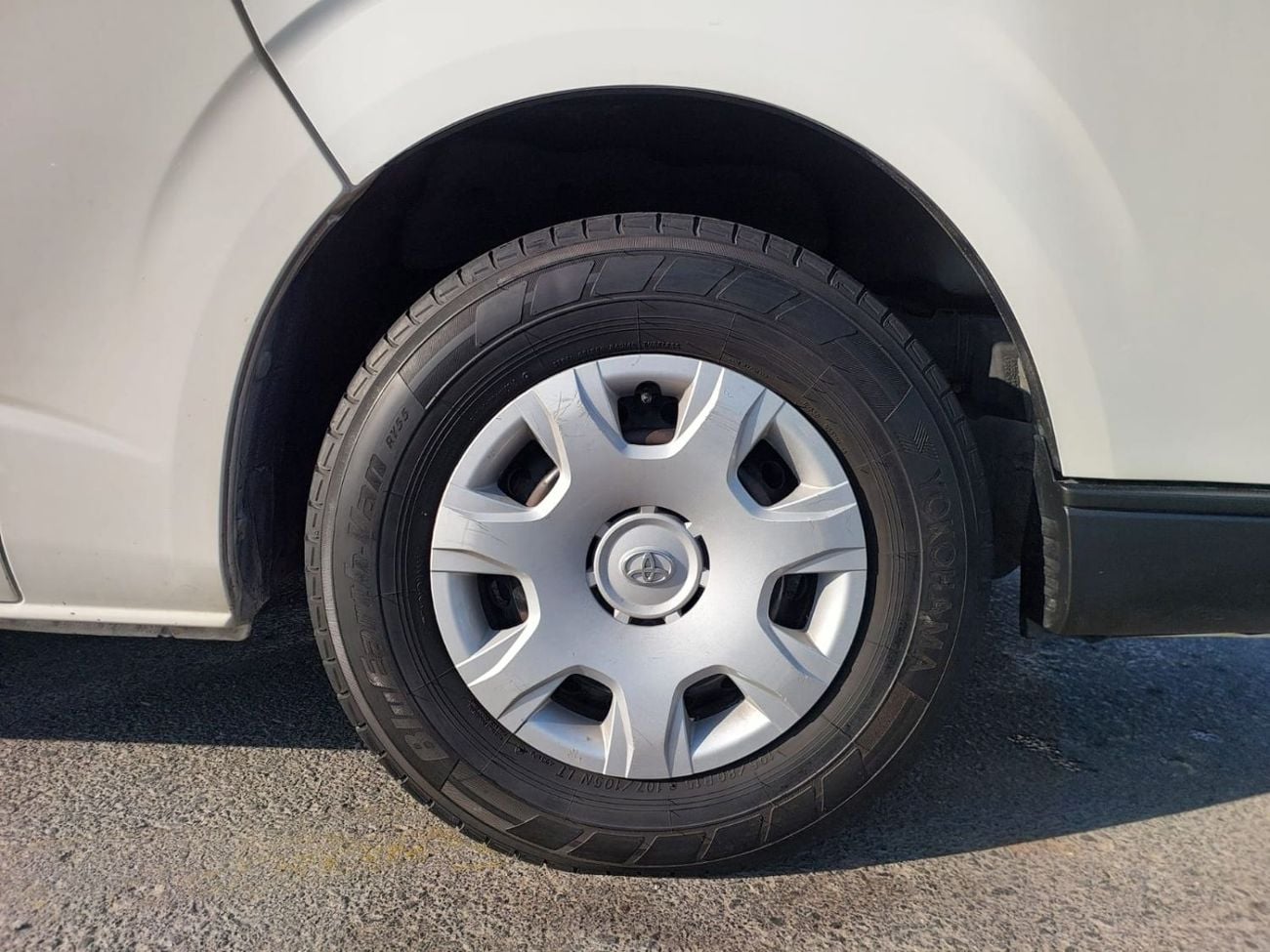 تويوتا هاياس TOYOTA HIACE VAN RHD 2019 MODEL 2.8 L DIESEL AUTOMATIC(PM05162)