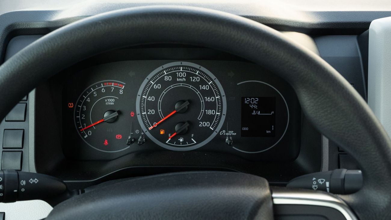 تويوتا هاياس TOYOTA HIACE 3.5 MANUAL 13 SEATER -2026YM