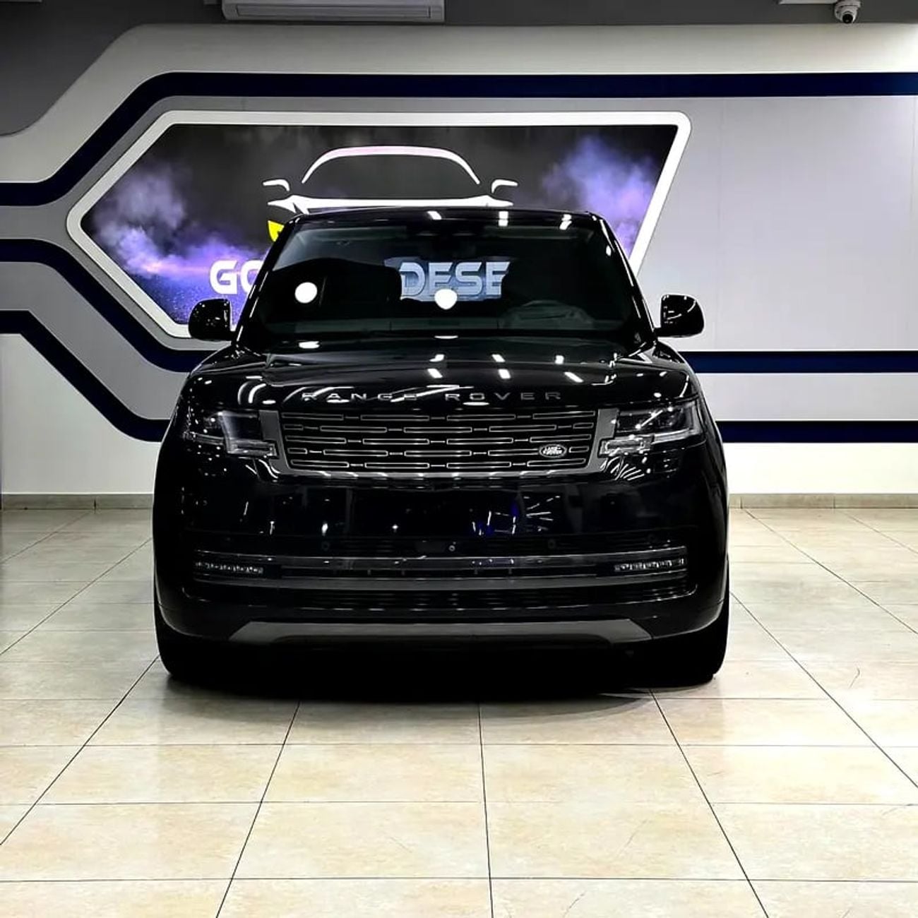 Land Rover Range Rover Vogue First Edition - GCC/ Specs
