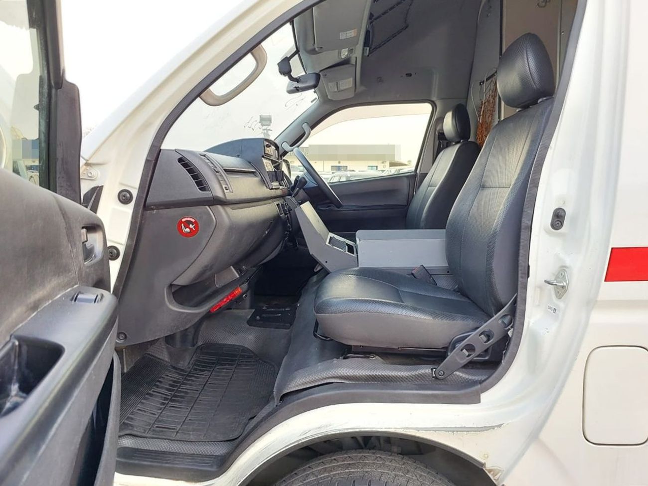 Toyota Hiace TOYOTA HIACE VAN AMBULANCE RHD 2015 MODEL 2.7 L PETROL AUTOMATIC(PM15128)