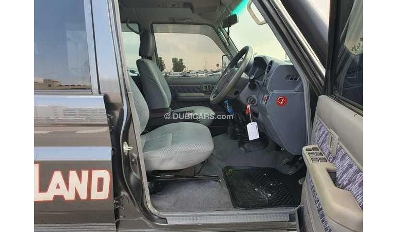 تويوتا لاند كروزر بيك آب Full option clean car