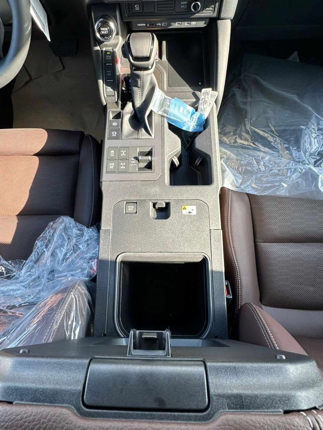 تويوتا برادو VXR Adventure Dual Tone 2.4T