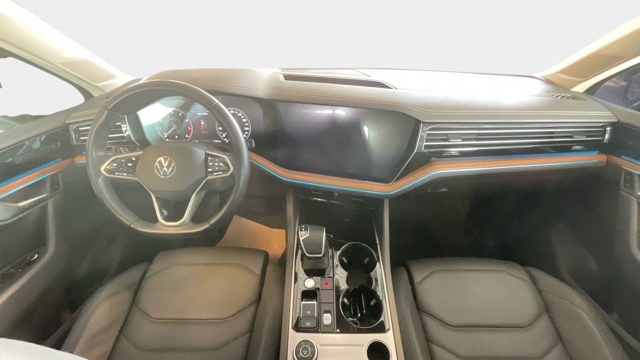 Volkswagen Touareg ATMOSPHERE HIGHLINE | Guaranteed Warranty | 0 Down Payment