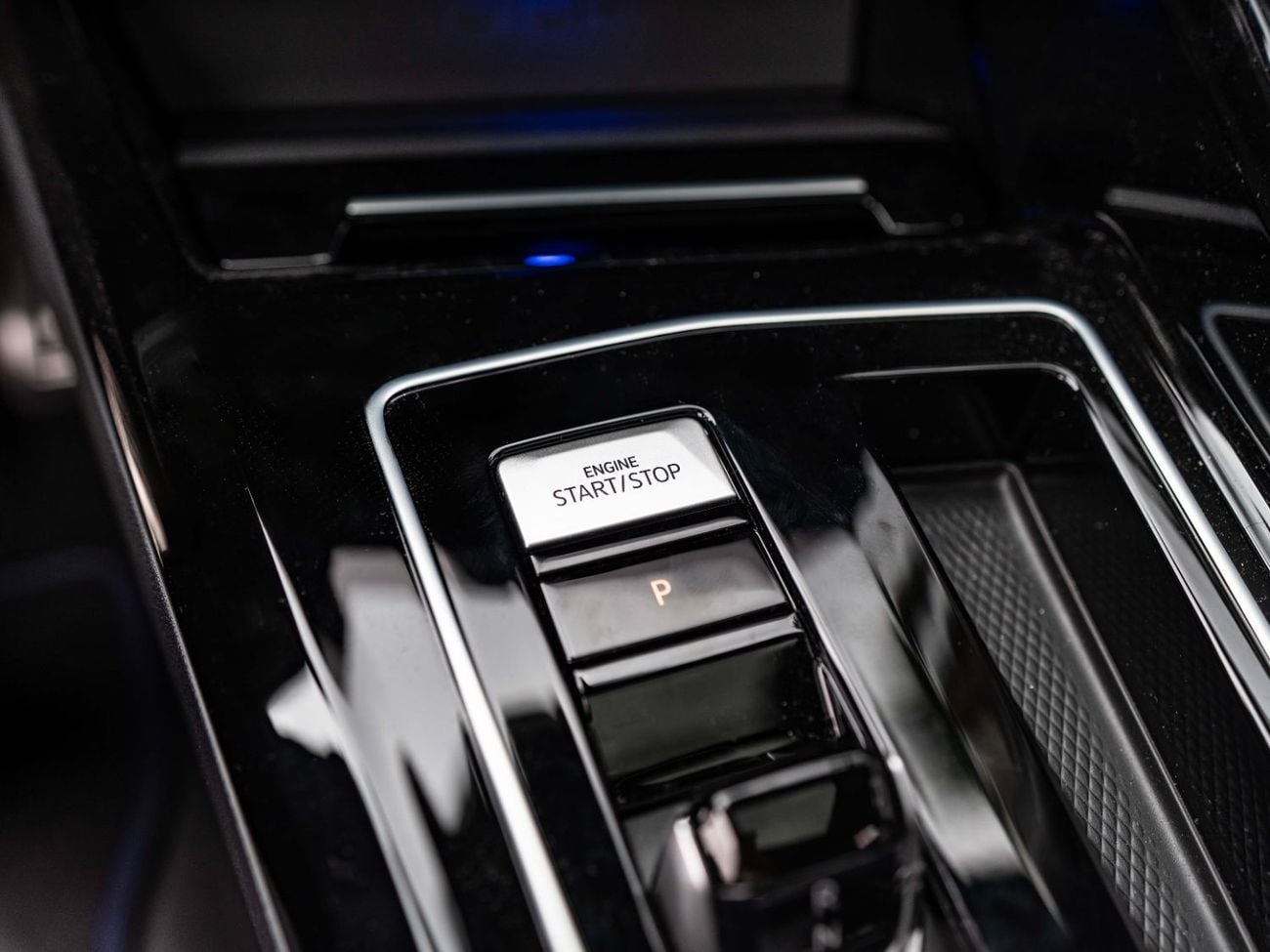 فولكس واجن جولف ار Base 2.0T