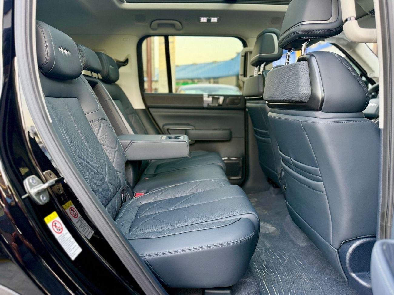 BYD Leopard 5 Full Option Luxury Plug-In Hybrid SUV