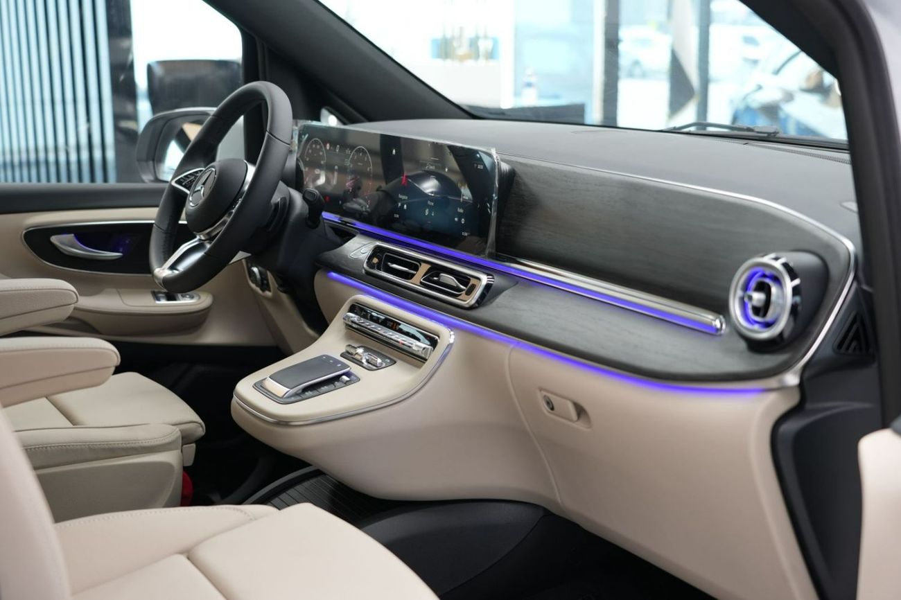 مرسيدس بنز V 300 Mercede-Benz V 300 AVANTGARDE | 2026 GCC 0km | Agency Warranty | 360 View | 64 colors Ambeint Lights