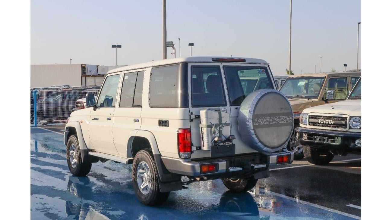 تويوتا لاند كروزر 70 toyota land cruiser hard top 4.0L 2023