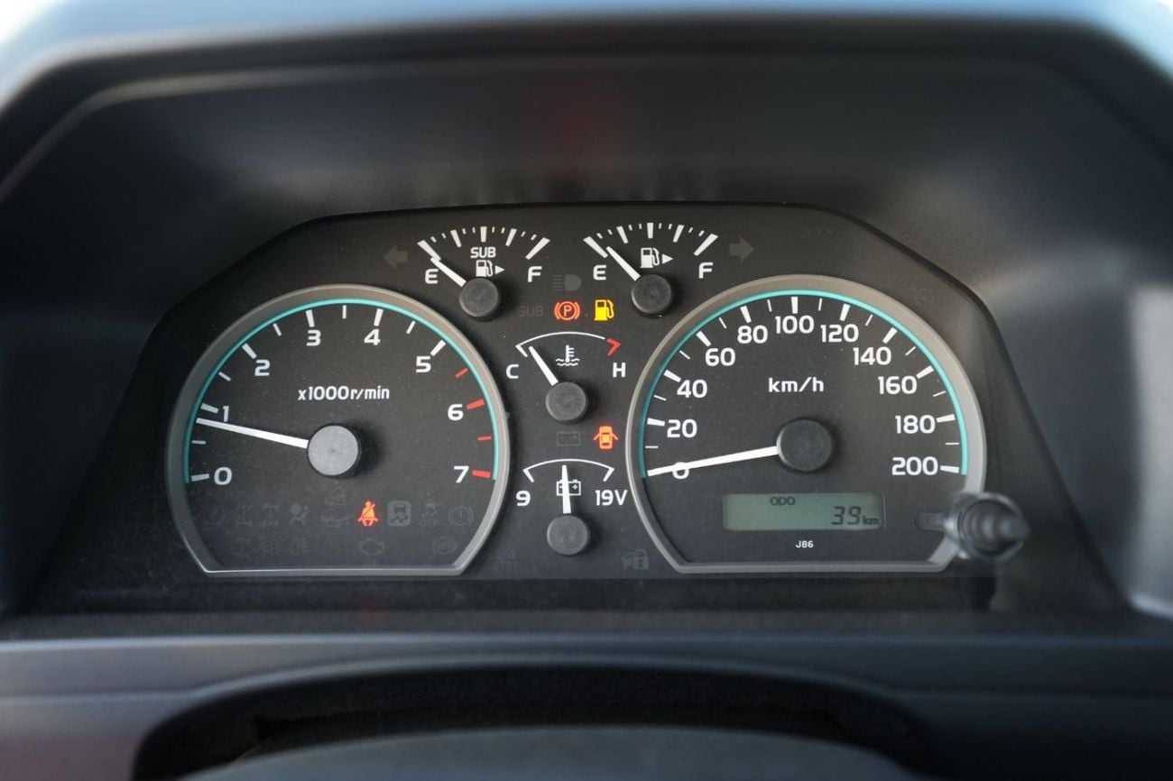 Toyota Land Cruiser Pick Up TOYOTA LAND CRUISER 79 SINGLE CAB PICKUP PETROL 4.0L V6 4WD MT MODEL 2025 WINCH DIFF-LOCK