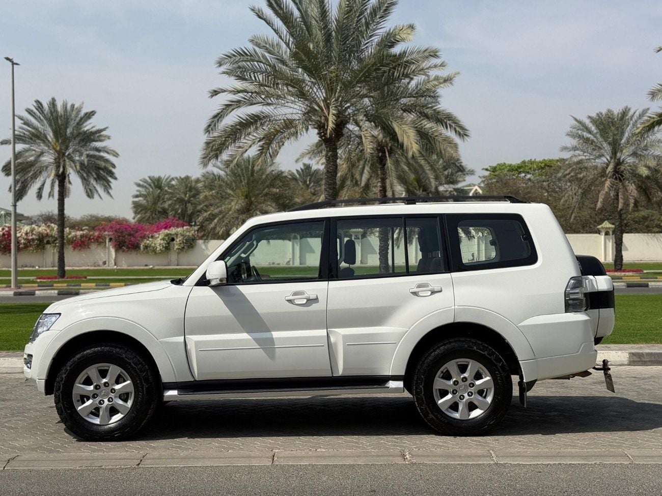 ميتسوبيشي باجيرو GLS MIDLINE