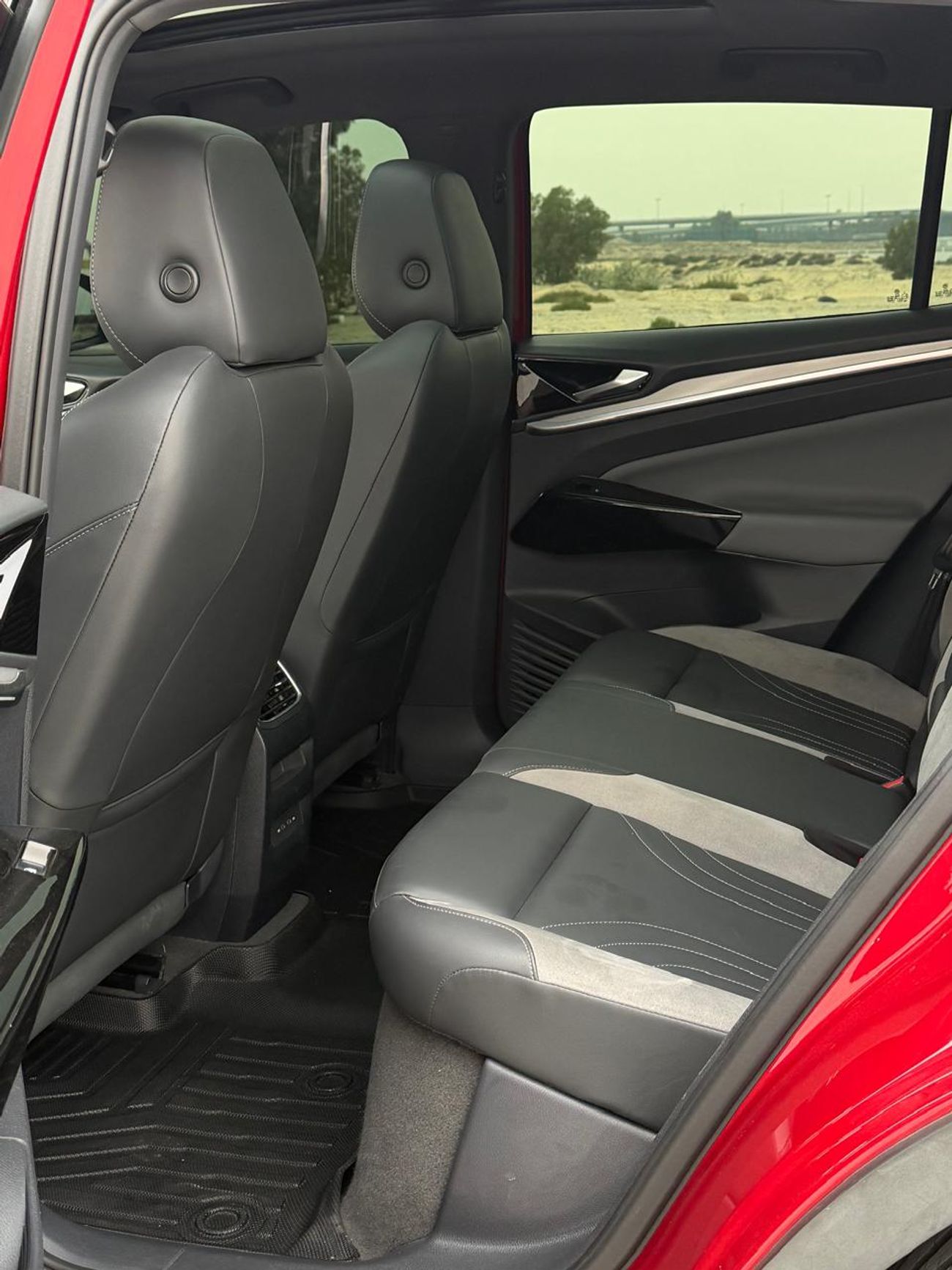 فولكس واجن ID.4 كروز حاله ممتازه من الداخل والخارج