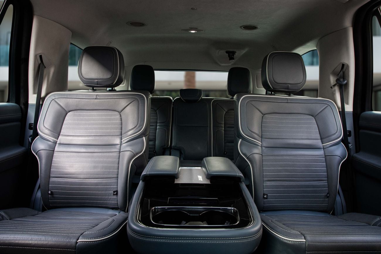 Lincoln Navigator PRESIDENTIAL Navigator Presidential | 4,328 P.M | 0% Downpayment | Excellent Condition!