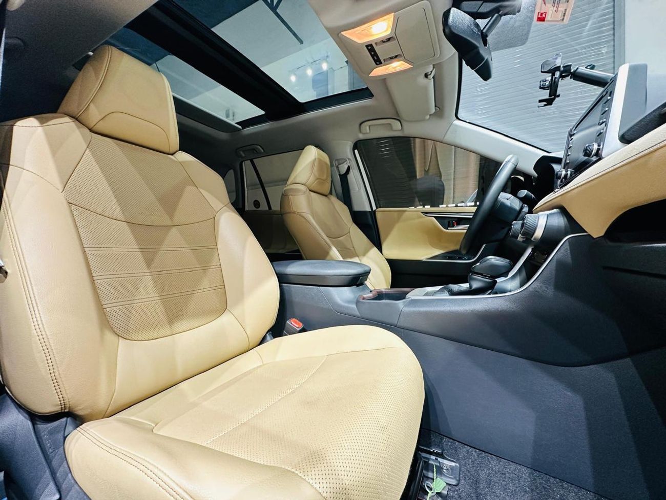 تويوتا راف ٤ 2.5L VXR Hybrid