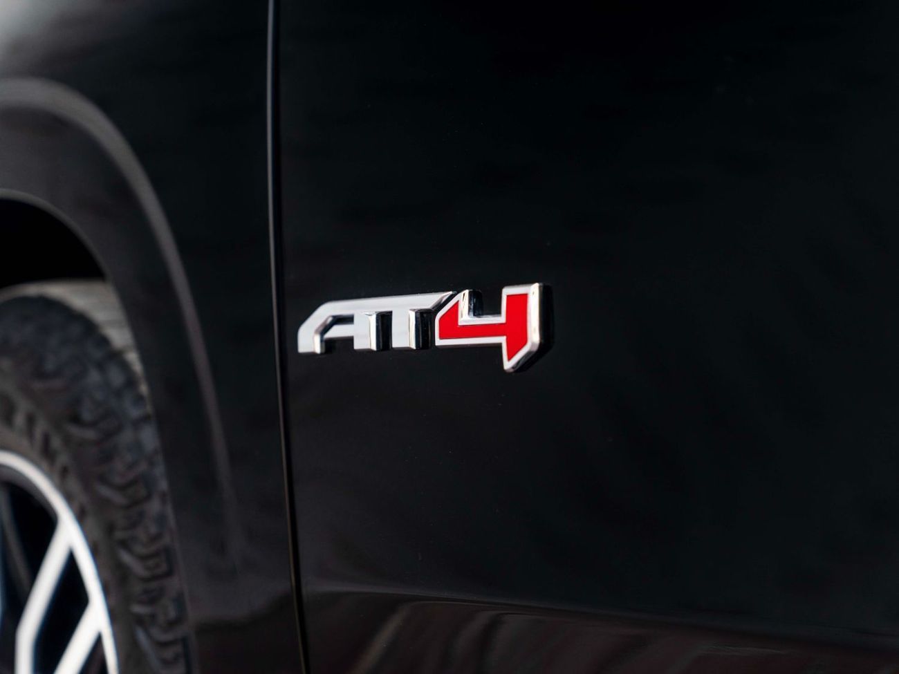 جي أم سي يوكون 5.3 V8 AT4 (AWD)