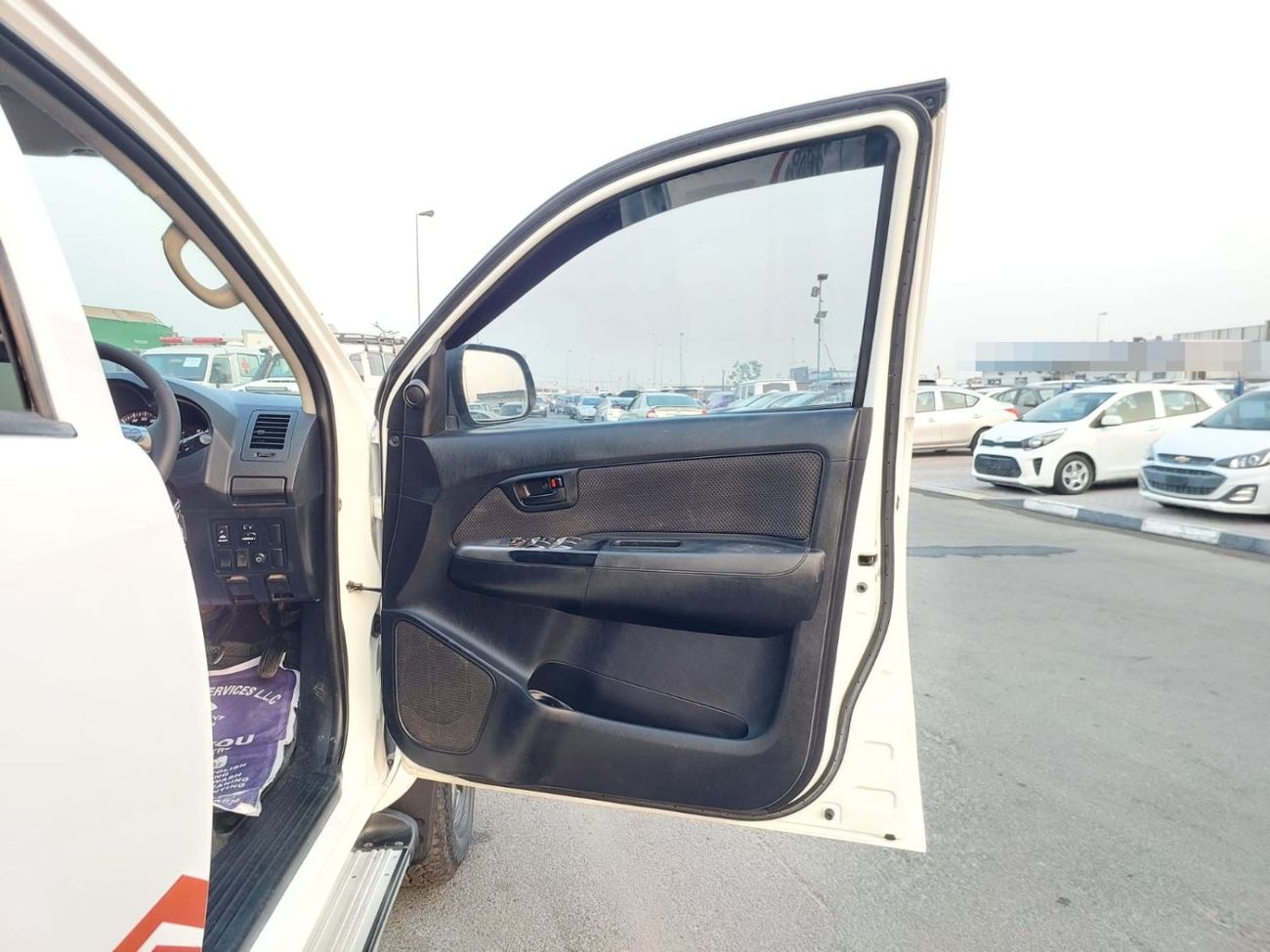 Toyota Hilux TOYOTA HILUX PICKUP RHD 2014 MODEL 3.0 L DIESEL AUTOMATIC(PM37634)